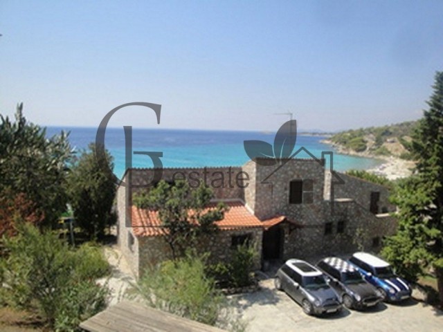 Detached villa sea front | ID: 423 | Greco Paradise