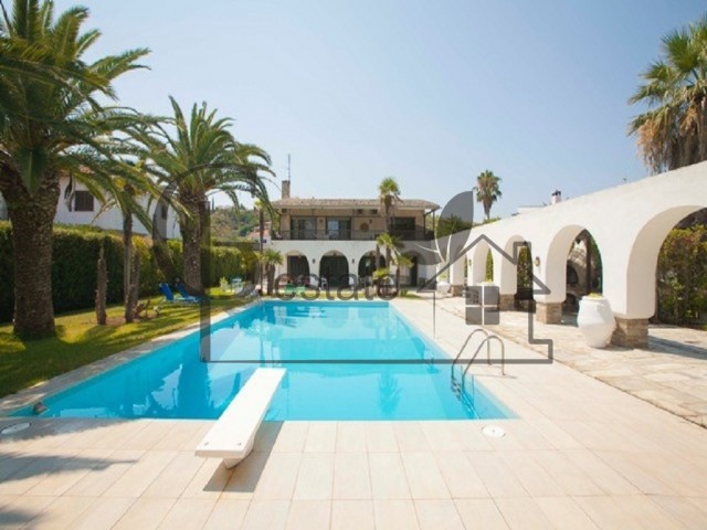 seafront villa with pool | ID: 517 | Greco Paradise