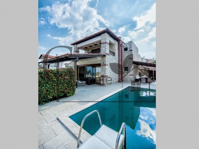 Sea fron villa | ID: 702 | Greco Paradise