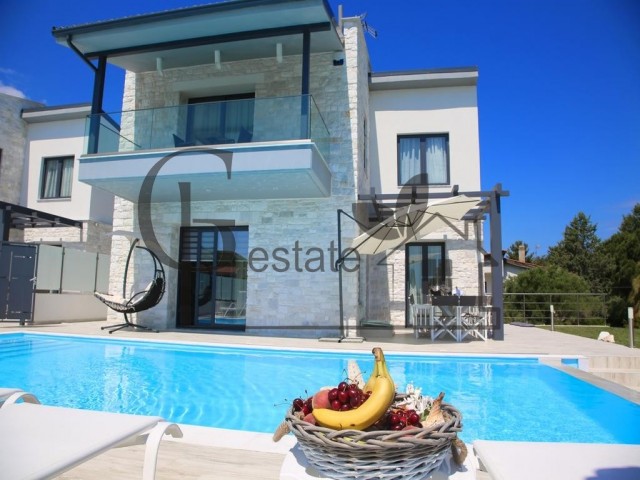Villa with pool by the sea | ID: 893 | Greco Paradise